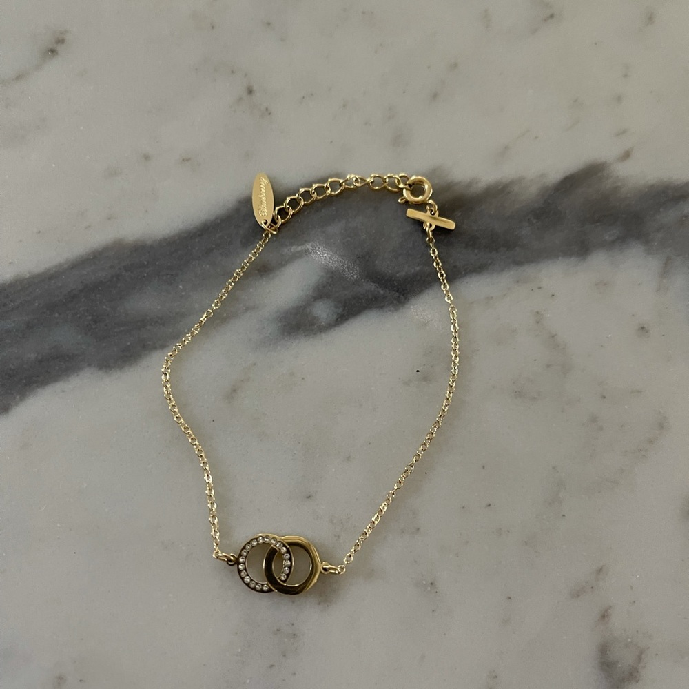 Very nice Gold Stein steel jewelry.